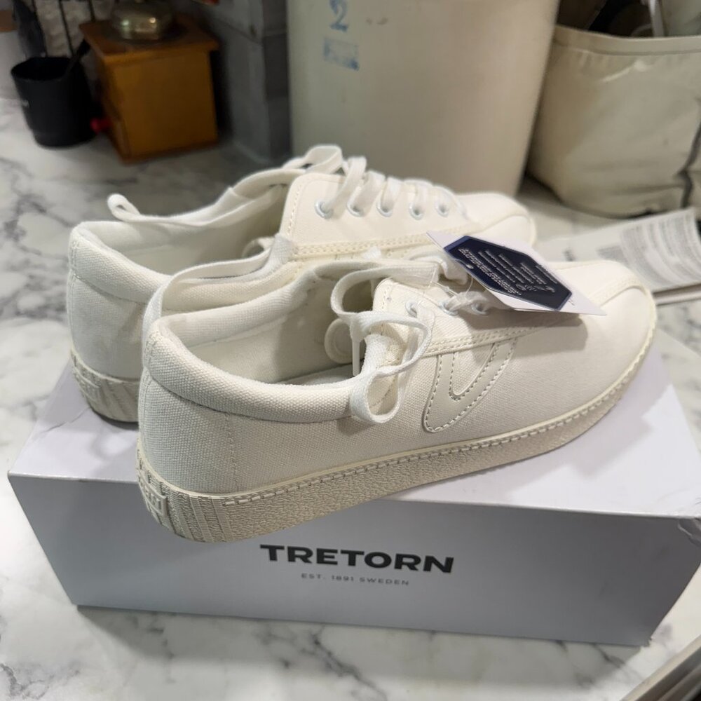 All White Tretorn Nylite Canvas Shoes for Sale!  Size 8.5